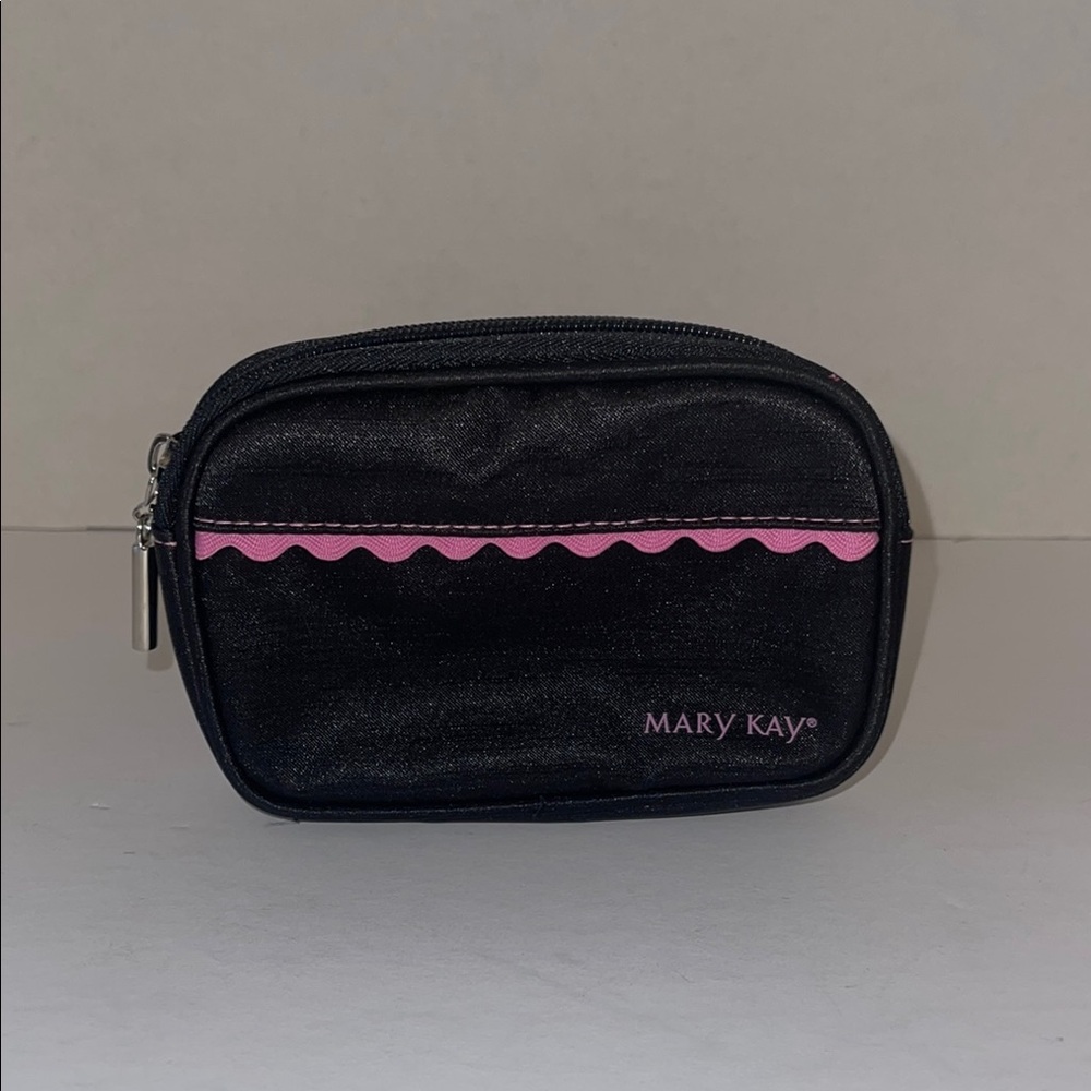New Mary Kay Cosmetic Pouch